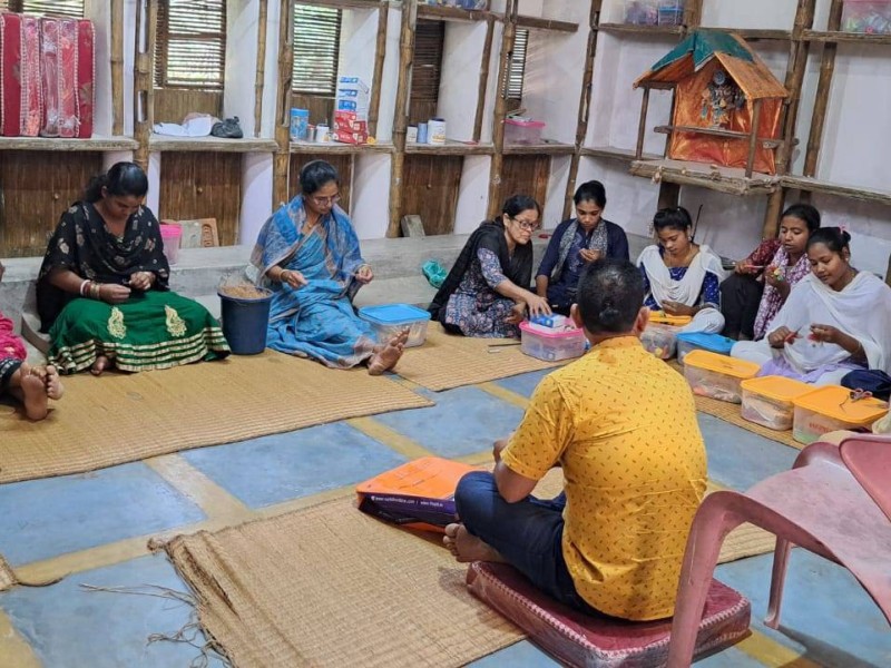 Auf der Suche nach dem Gruppennamen: Shri Shakti, Dhori, matru Chaya?